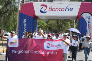 campaña-caminando-por-la-vida-banco-fie-cbba