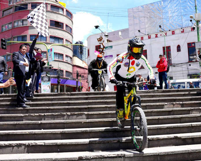 arranca-tercera-version-biking-ruta-panoramica-lago-titicaca