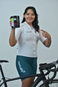 herbalife-deportistas-linea-h24-abigail-sarabia-ciclista