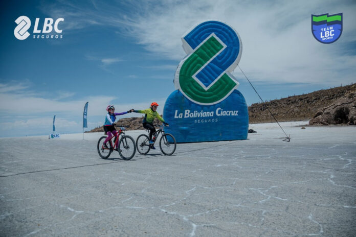 la-aventura-salar-uyuni-desafiio-ciclista-impulsando-lbc-seguros-