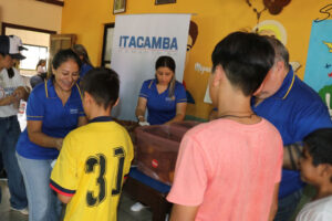 Itacamba-colaboradores-llevan-solidaridad-al-Hogar-Don-Bosco-