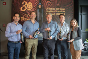 hipermaxi-celebra-30-años-con-vino-conmemorativo-lo-mejor-bolivia-