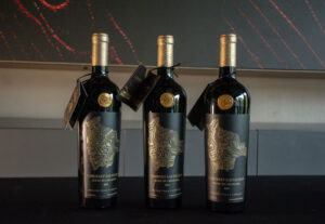 hipermaxi-celebra-30-años-con-vino-conmemorativo-lo-mejor-bolivia