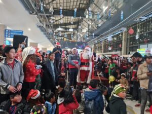 terminal-metropolitana-enciende-arbol-navidad