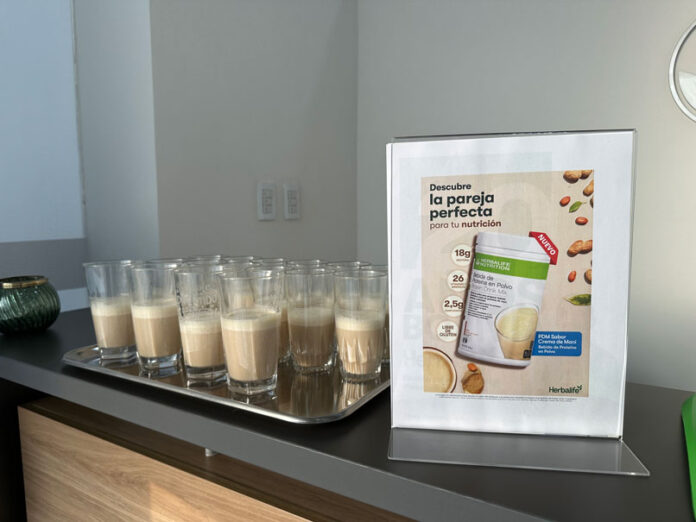 herbalife-presenta-nuevo-sabor-crema-de-mani-bebida-proteina-en-polvo