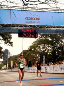 brasileño-johnatas-de-oliveira-venezonala-magaly-garcia-ganan-maraton-caf-2025