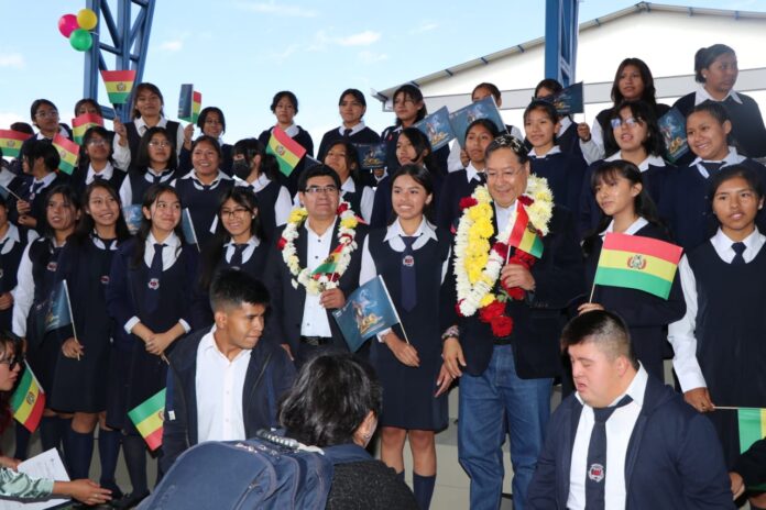 presidente-luis-arce-inaugura-gestion-educativa-2025-entrega-unidad-educativa-26-de-febrero-
