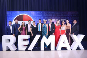 Equipo-remax-bolivia-impulsa-crecimiento-innovacion-mercado-inmobiliario
