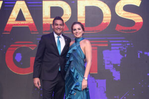 Oliver-Viera-y-Marienne-Wende-remax-bolivia-impulsa-crecimiento-innovacion-mercado-inmobiliario