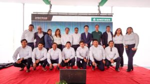 opentrade-sinotruk-unen-fuerzas-para-potenciar-sector-del-transporte-mineria-nueva-linea-de-camiones-pesados-