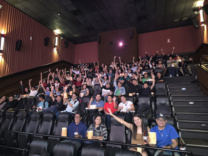 cinemark-celebra-dia-del-periodista-boliviano-en-noche-de-suspenso-con-destino-final-lazos-de-sangre-