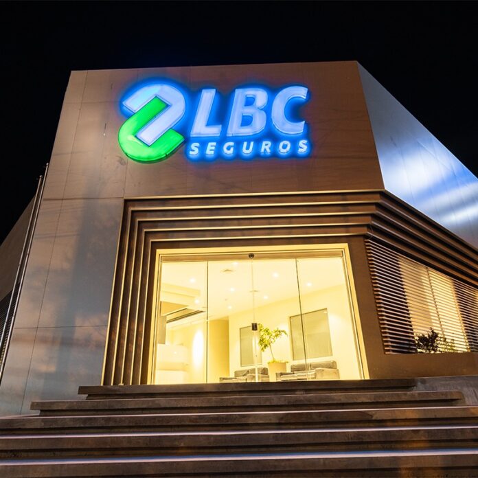 lbc-seguros-fortalece-su-liderazgo-con-apertura-moderna-sucursal-en-calacoto