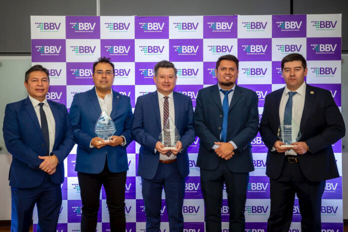 bolsa-boliviana-de-valores-reconoce-a-26-emisores-por-compromiso-con-el-cumplimiento-normativo