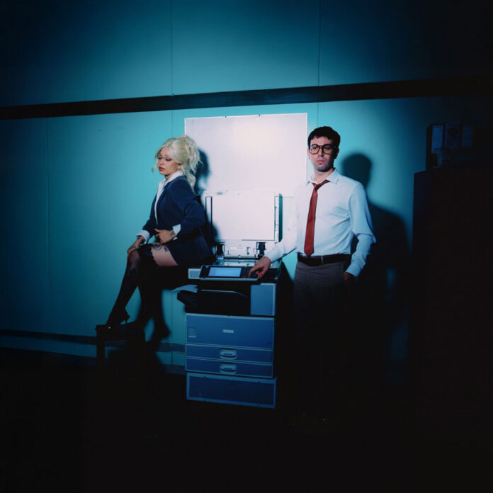 mon-laferte-presenta-nuevo-sencillo-esto-es-amor-junto-a-conociendo-rusia