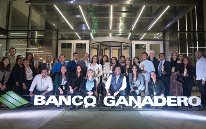 cinco-nuevos-ganadores-celebran-su-compromiso-con-ahorro-gracias-al-banco-ganadero-