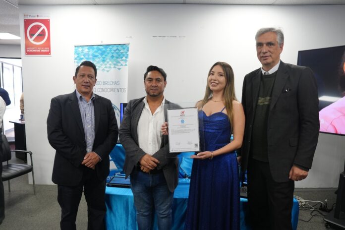 quipus-recibe-certificacion-iso-9001-2025-por-compromiso-con-calidad-mejora-continua