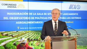 secretaria-general-de-la-comunidad-andina-y-el-IICA-inauguran-sala-situacional-Gonzalo-Gutiérrez-SGCAN