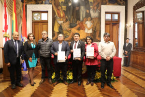 ylb-y-usfx-acuerdan-investigacion-y-desarrollo-de-baterias-de-litio