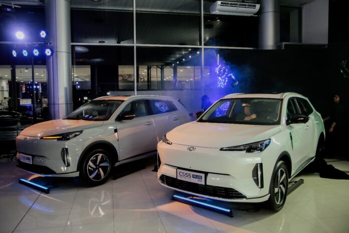 imcruz-inchcape-bolivia-impuslsa-la-movilidad-sostenible-primer-taller-especializado-en-vehiculos-electricos