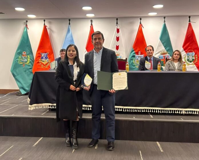 soboce-recibe-el-reconocimiento-del-parlamento-andino