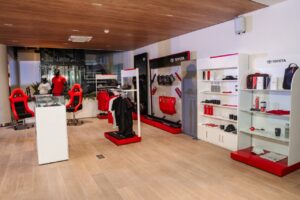 TOYOSA-INAUGURA-showroom-mas-grande-Latinoamerica