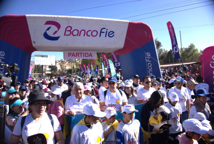 campaña-caminando-por-la-vida-banco-fie-conto-con-mas-4500-personas-en-La-Paz