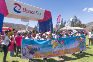 campaña-caminando-por-la-vida-banco-fie-conto-con-mas-de-4500-personas-en-La-Paz-
