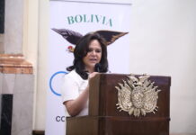 El Vicepresidente del Estado entregó la Bandera Nacional a deportistas destacados que representarán al país en los Juegos Bolivarianos Lima-Ayacucho 2025