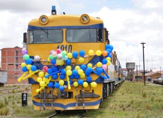 Con entusiasmo y música partió hoy el Tren Carnavalero rumbo a Oruro