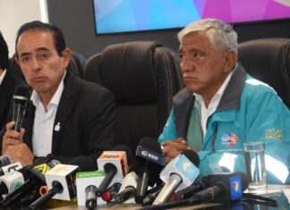 DOCKWEILER PIDE INFORMACIÓN TRANSPARENTE A IVÁN ARIAS Y PRESENTA EQUIPO TÉCNICO