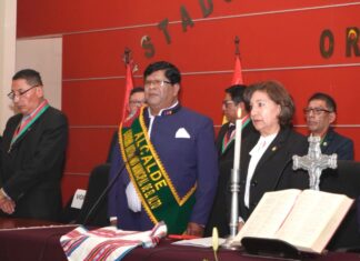 Eliser Roca toma juramento como alcalde de El Alto