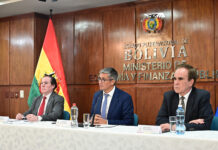Gobierno dispone devolución de depósitos en dólares y normaliza el sistema de remesas