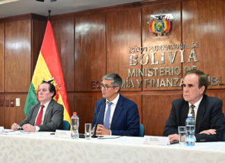 Gobierno dispone devolución de depósitos en dólares y normaliza el sistema de remesas