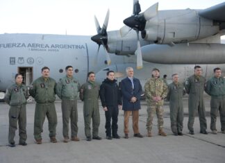 El Gobierno nacional intensifica el puente aéreo para el abastecimiento de alimentos con el apoyo de una aeronave de la República Argentina