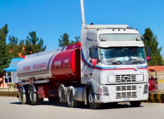 YPFB despacha 1.638 m3 de Gasolina Especial a surtidores de La Paz y El Alto pese a bloqueos