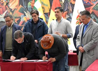 Gobierno y COB firman acuerdo: se levantan los bloqueos y se restituye el orden en el país