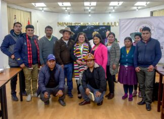 MINISTRA DE SALUD SE REÚNE CON AUTORIDADES DE LA PROVINCIA CHAYANTA PARA FORTALECER LA ATENCIÓN MÉDICA