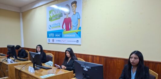 Estudiantes capacitados por Impuestos prestan orientación en 9 ciudades