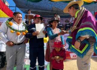 Presidente Paz entregó más de 1.600 títulos agrarios en Chuquisaca y La Paz y proyecta llegar a 95.000