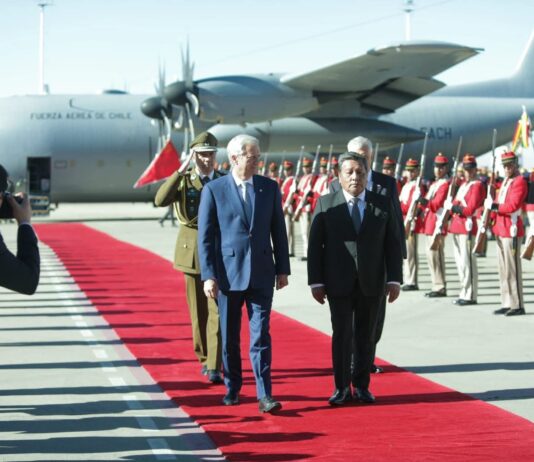 Bolivia recibe al presidente de Chile, José Antonio Kast, después de 71 años en una visita histórica para fortalecer la relación bilateral