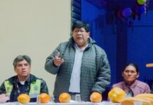Alcalde se reúne con productores ecológicos y garantiza apoyo para la venta de papaya